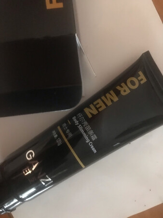 香味有点大，膏体有点稀，待长用见效后再评