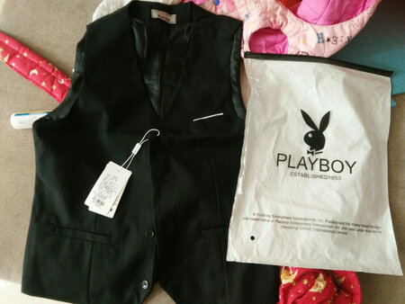 衣服很好看，老公穿着刚好合身