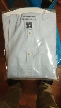衣服挺好，穿着很舒服，面料很柔软，有点薄