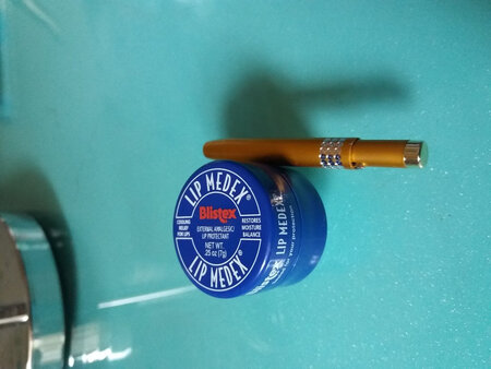 感觉还蛮可以，比较润，包装蛮好谢谢店家送的唇刷