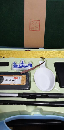 质量挺好的孩子喜欢有个盒子很方便省的孩子放乱了这样比较整齐。