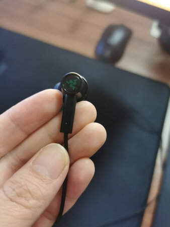 音质音效：音质特别好
舒适度：戴久了耳朵不会疼，很舒适
做工质感：摸起来质感很好，好东西没得说
