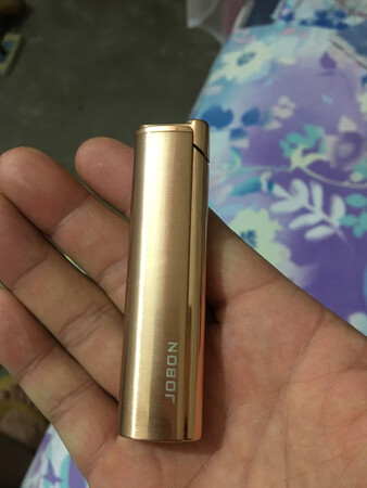 买个火机用了几天就不可以用了，我想问下这是一次性的东西吗？