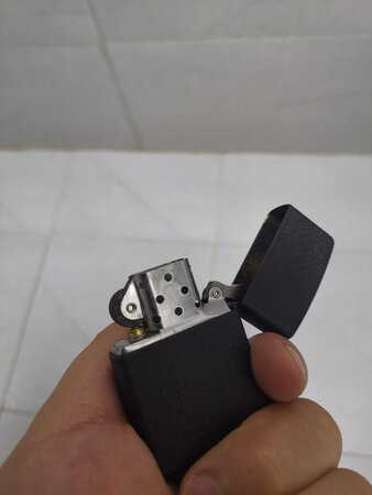 收到实物和照片上区别太大，质量不是很好，拿到手里很轻感觉就是几十元的东西