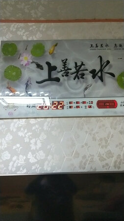 大小合适，很喜欢，简单大方