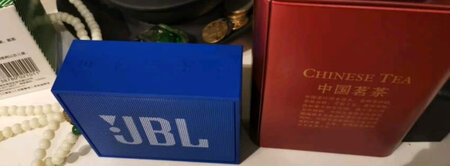 这款真的特别好，是正品，而且低音效果特别棒，这款推荐买黑色的，或者是红色的，黑色的特别耐脏，而且看着也比较好哦，红色的比较适合家庭用，款低音加贝斯的效果特别棒，性价比很合适，推荐购买哦，而且物流特别快，晚上下单早上就可以收到哦