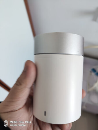 小米产品我是一直比较信赖的虽然不是小米铁粉但是对小米有着莫名的好感大概是因为小米的产品都比较亲民把再说这个产品根据我这几天使用的感受还是对得起这个价钱的正所谓一分钱一分货这么便宜说实话一开始没啥要求就是听个响但是结果还是比较满意的。