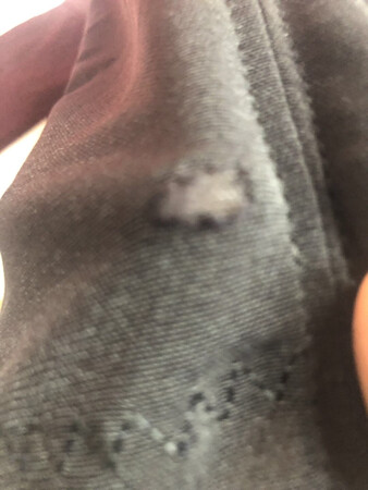 还没穿衣服就烂个洞