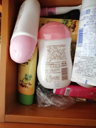 香气：窖香浓郁，较浓郁，具有以己酸乙酯为主体的纯正、谐调的复合香气，窖香不足，窖香较小，窖香纯正，较纯正，有窖香，窖香不明显，窖香欠纯正，窖香带酱香，窖香带陈味，窖香带焦糊气味，窖香带异香，窖香带泥臭气，其他香等。
口味：绵甜醇厚，醇和，绵甜爽净，香味谐调，香醇甜净，入口绵，柔顺，平淡，淡薄，香味较谐调；入口冲、冲辣，糙辣，刺喉，有焦味，涩，有酸味，口感不快，欠净，稍杂，有异味，有杂味；回味悠长，尾净味长，尾子干净，回味欠净，后味淡，后味短，后味杂，余味长、较长，生料味，霉味等。