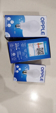搞活动的时候买的，价格便宜实惠，欧普照明国内大牌，质量可靠，灯的做工很好，耐用度很高，灯光很明亮，比一般的led灯亮多了，一直信赖京东，家里装修东西都是在京东上购物，物流很给力，服务态度好，一万个赞?！！！双十一又买了好多东西，这下子剁手都不行了……