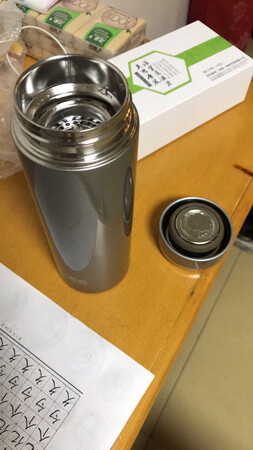 保温效果特别好，拿在手里也有份量，很是高大上。