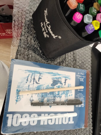 还不错，就是笔帽不好往下拔?