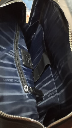 做工精致，皮面柔软，物超所值，很不错，很满意，值得购买
