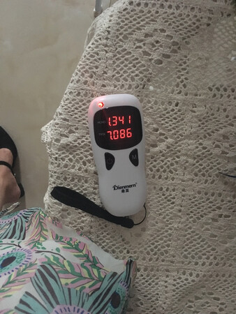 测量的完全不准，按照说明书操作，同一个地方，数据相差太多。房间数据还齐高，差点吓到了，后面请了专门祛甲醛的公司测量了下，只是超标了一点点。建议还是别买，浪费钱，本来甲醛对人体有害，测量的又不准，很让人不放心