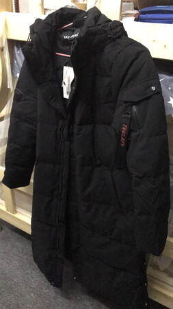 这几年都是买鸭鸭的羽绒服，价格便宜，款式也挺好看的，性价比高