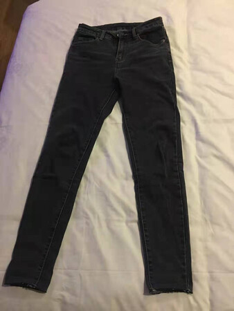 质量感觉很好，非常显瘦，也很舒适，客服态度也很好