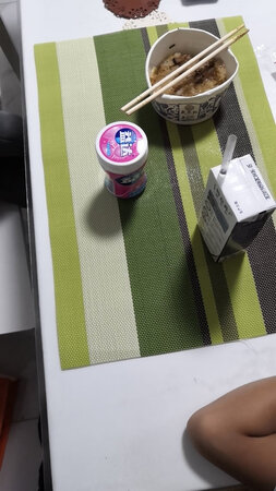 很漂亮，没气味儿，挺好看，小孩子很喜欢！