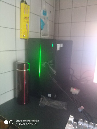 机箱外观：主机很小，真的很小
性能配置：到， 还没有打游戏，后续会评价的
散热性能：声音很小，散热的话需要打游戏才能知道，先玩一段时间再来评价
跑分评测：还没测
自带的无线有点慢，不是网络问题，我自己手机联的挺快的