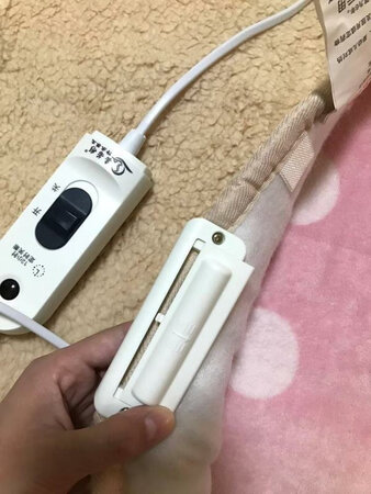 水暖的摸起来特别舒服，质量也非常好，做工也精致，很喜欢，天太冷了，有了这个就不用担心了