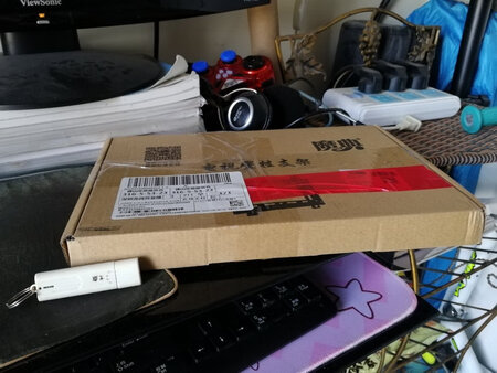 挂架质量不错，就是配的螺丝和胶垫太水了，自己换了螺丝和胶垫解决