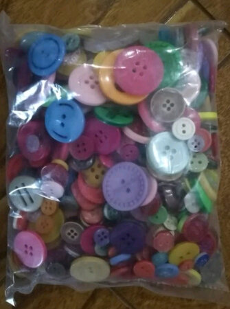 给孩子做手工很方便，还送了胶水，希望有更好的产品