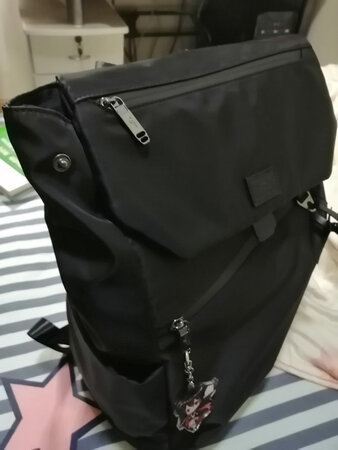 儿子亲自选的包包，很满意。到货很快。李。用券优惠下来很便宜，不错不错