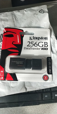 昨天下单，今天到货，物流很快，还没在电脑上用过，金士顿的口碑还是让人信得过。