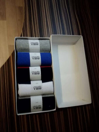 袜子看着不错，穿着也舒服，值得拥有