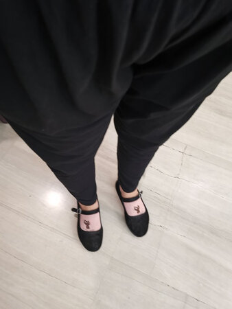 东东收到了，试了一下，穿着舒服，是棉的，凉快，给五星吧，谢谢快递小哥。