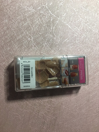 这种指甲贴可以轻松带，也不用留指甲。
