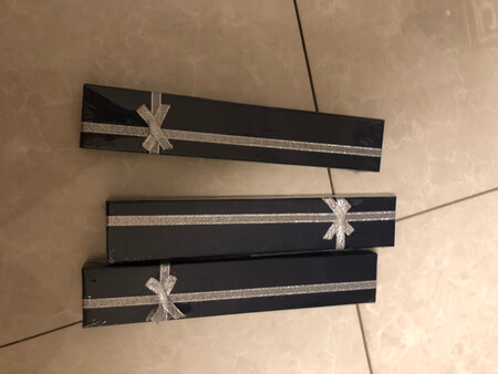 买来要当礼物的小扇子，包装非常精美好看了！
