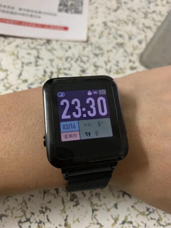 安装方便，佩戴非常舒服。比硅胶带的规格提示不知道多少
