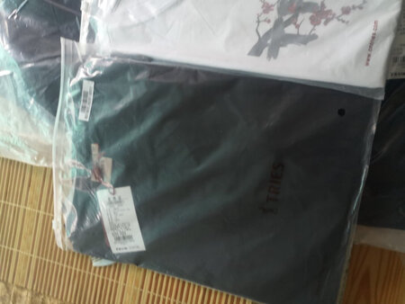 完美，客服推荐的尺码很合适！大品牌值得信赖！
