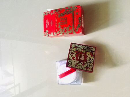 纪梵希已经空瓶了好几个啦，一直都是他们家买，物美价廉，保真。这次的限量版也是美翻了，十分优秀！