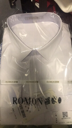 没穿，看起来不错