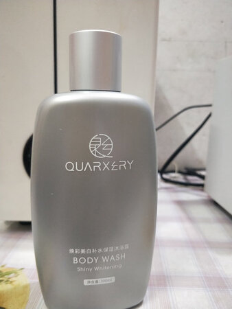产品包装：精致
产品香味：一般
使用感受：还可以
泡沫数量：一般