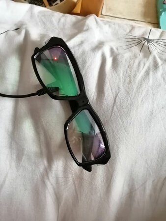 收到货拆开发现表面很多灰尘，有拆过的痕迹，应该是别人退货的商品，用后暂时没发现有什么质量问题！就是感觉二手的有点不满意！