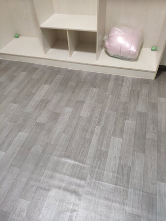 产品气味：有气味  剩下的都还好  贴带很少