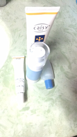 以前青春期长痘用过痘立消水，效果很好，现在不知道啥原因又长了闭口，觉得有用。水的份量多点就好了，都快用完了。