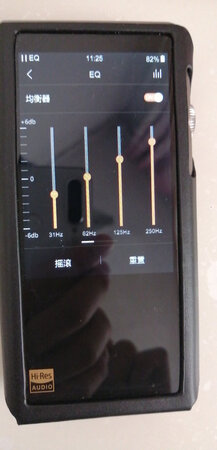 做工质感：手感特别舒服。
音质音效：比手机好听太多了吧，而且推力好大。
待机时长：还可以。
操作难易：操作很便捷。
外形外观：戴着出街一定超酷的。