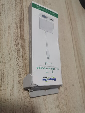 包装压坏变形。