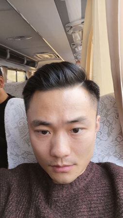 和理发店用的效果完全不一样啊，我还用了定型喷雾，感觉都没理发店不用的好，不知道是不是买假了。。