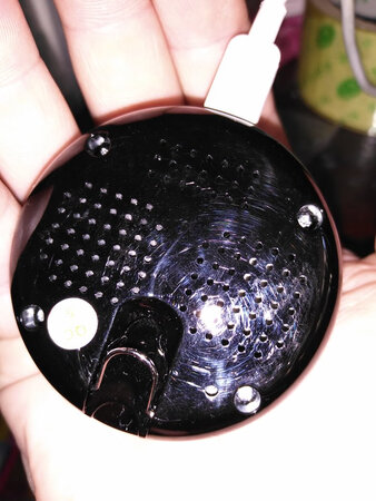 表面很多划痕，连接多次连不上，感觉是二次货