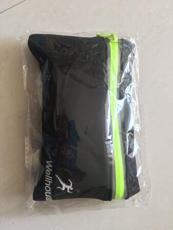 挺贴身的，小小的一个
