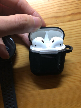 音质音效：不涉及，
舒适度：增大了摩擦，
其他特色：薄
续航能力：很优秀
做工质感：很好，很软，很薄。