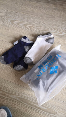 袜子质量不错，穿着舒服透气性好