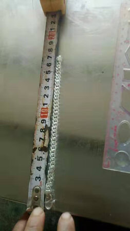 这次是在京东买商品最失败的一次！买四条手链给我发一根！随后联系客服查单又给我补发了三条……还有尺寸每条和上面选购的都要少着1.5厘米都不足18cm本来是18cm是量好的！戴上刚刚好！少了1.5感觉有点紧?