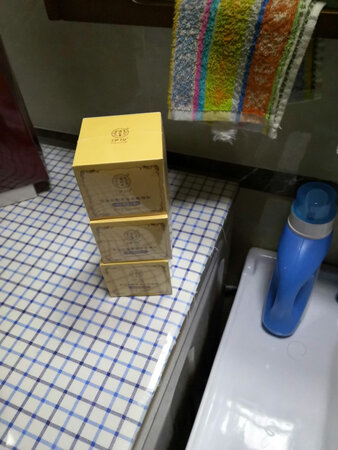 产品质感：非常棒
适用肤质：细腻
使用感受：很不错
厚薄程度：刚好
其他特色：很好