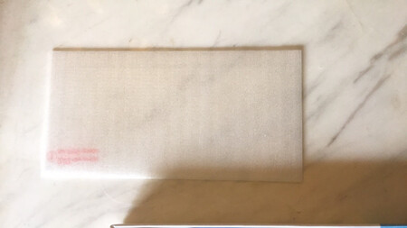 触摸手感：挺好，软的
适配性：刚好
颜色外观：透明
防摔性：好用，就是送的膜用了几个月就爆了
