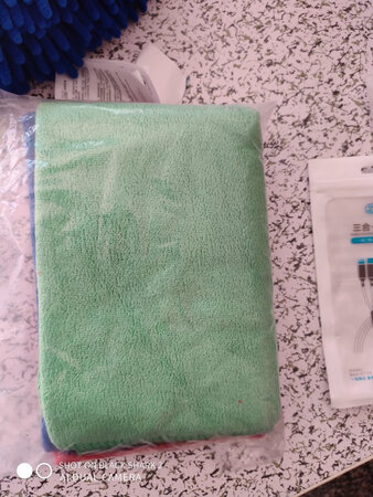 还没用过不过摸起来很软，而且三个装很实惠。